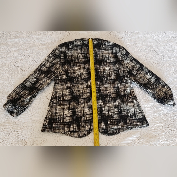 SOHO Apparel Ltd. B&W Blazer - Picture 9 of 10